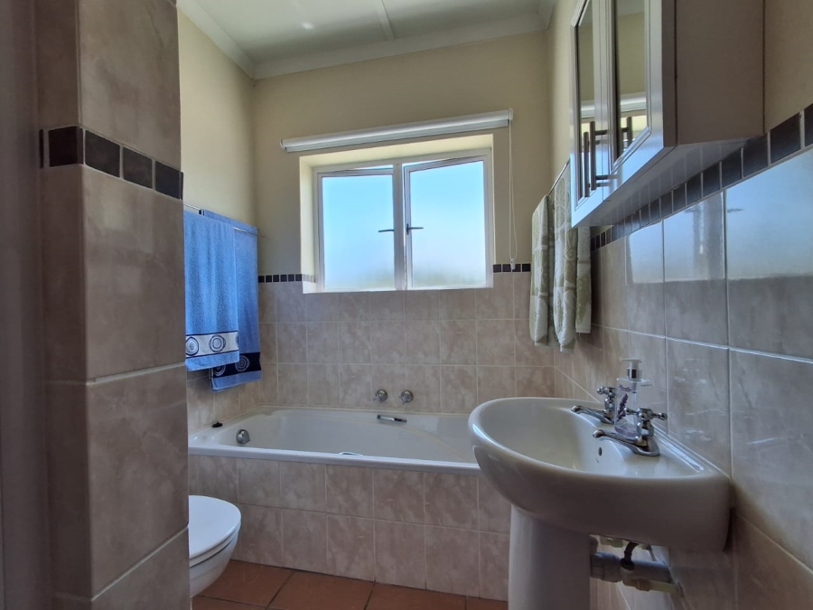 4 Bedroom Property for Sale in Stilbaai Wes Western Cape
